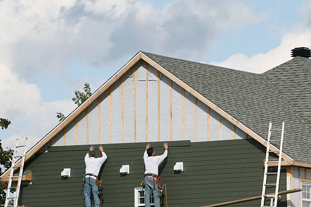 Professional Siding technician working in Edgewood, MD
